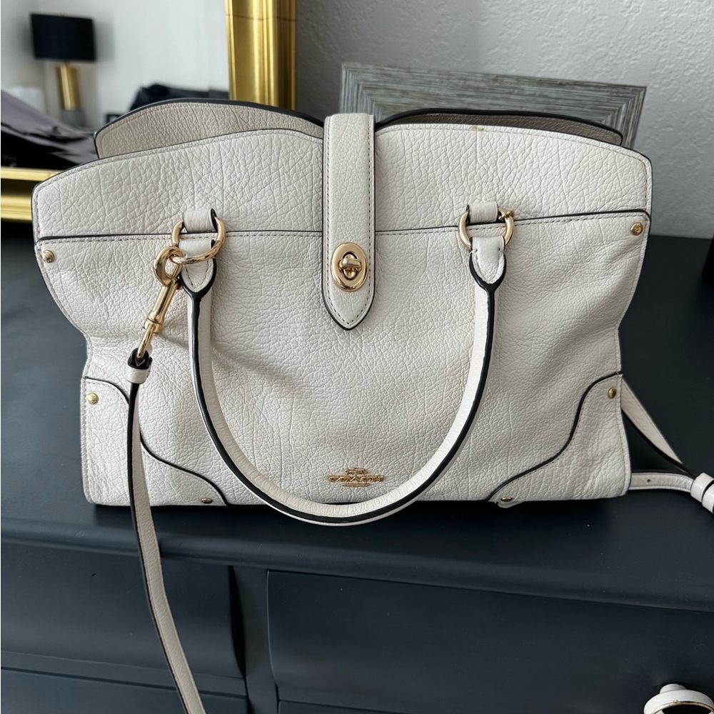 Coach Cream Leather Bag medium size 👜